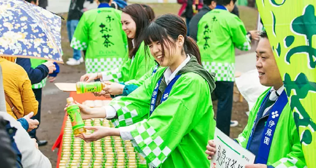 世界遺産や地域の史跡・名所でのプロモーションをサポート！（株式会社伊藤園様「お～いお茶」発売30周年記念企画）