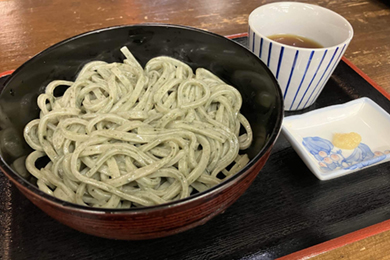 沢妻亭のよもぎうどん