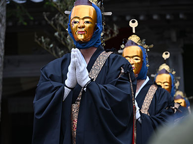 糸崎の仏舞（1年おき(西暦の奇数年)の4月18日に行われる祭り）