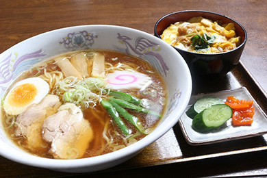 川俣シャモ料理（川俣シャモラーメン＆親子丼）