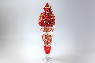 メガいちごパフェ