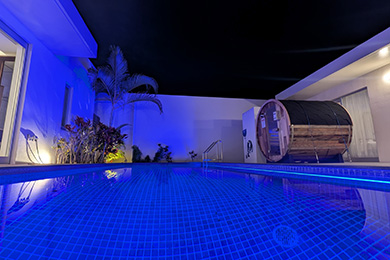 ザ・プール＆サウナ ヴィラ モトブでの特別なひととき